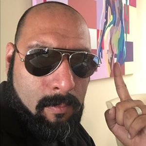 Meet your Posher, Ernesto